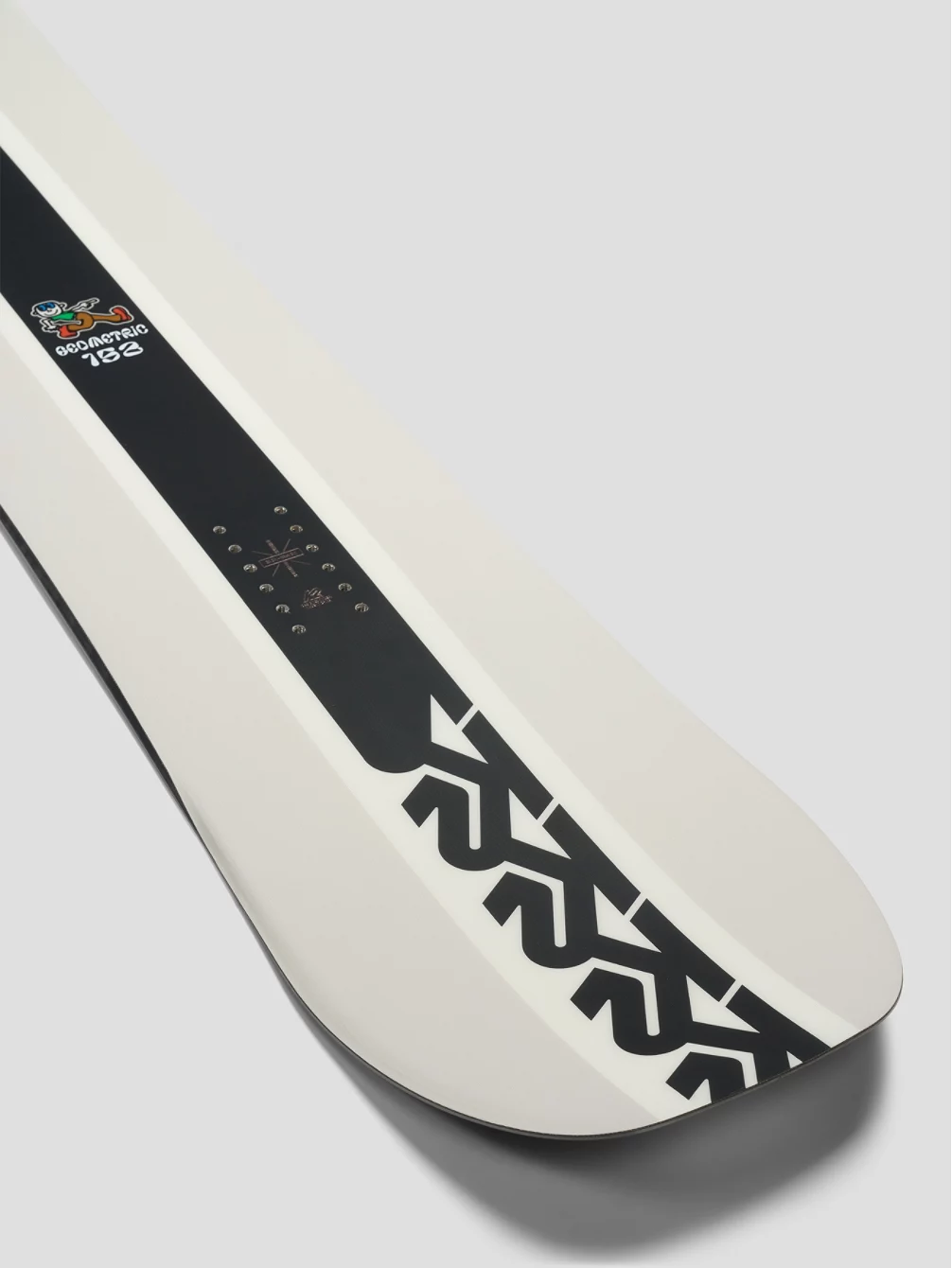 K2 Geometric 152 + Sonic Blk L 2023 Snowboard-Set 6 K2 Geometric 152 + Sonic Blk L 2023 Snowboard-Set – Image 4